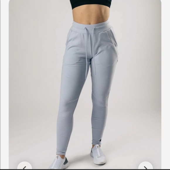 ISO/LOOKING FOR: IDENTITY PRO joggers-women’s Medium or Large - Picture 5 of 5
